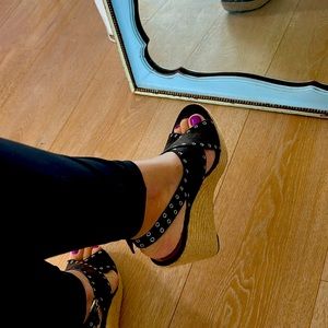 Women’s  open toe wedge heel, size 7.5, Heel Height 4”, shoe width M